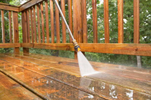 Best Garage Pressure Washing  in Coleytown, CT